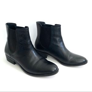 Karl Lagerfeld Mirla black leather booties 6.5